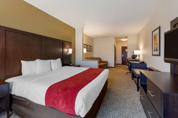Suite - Comfort Suites Airport Ontario