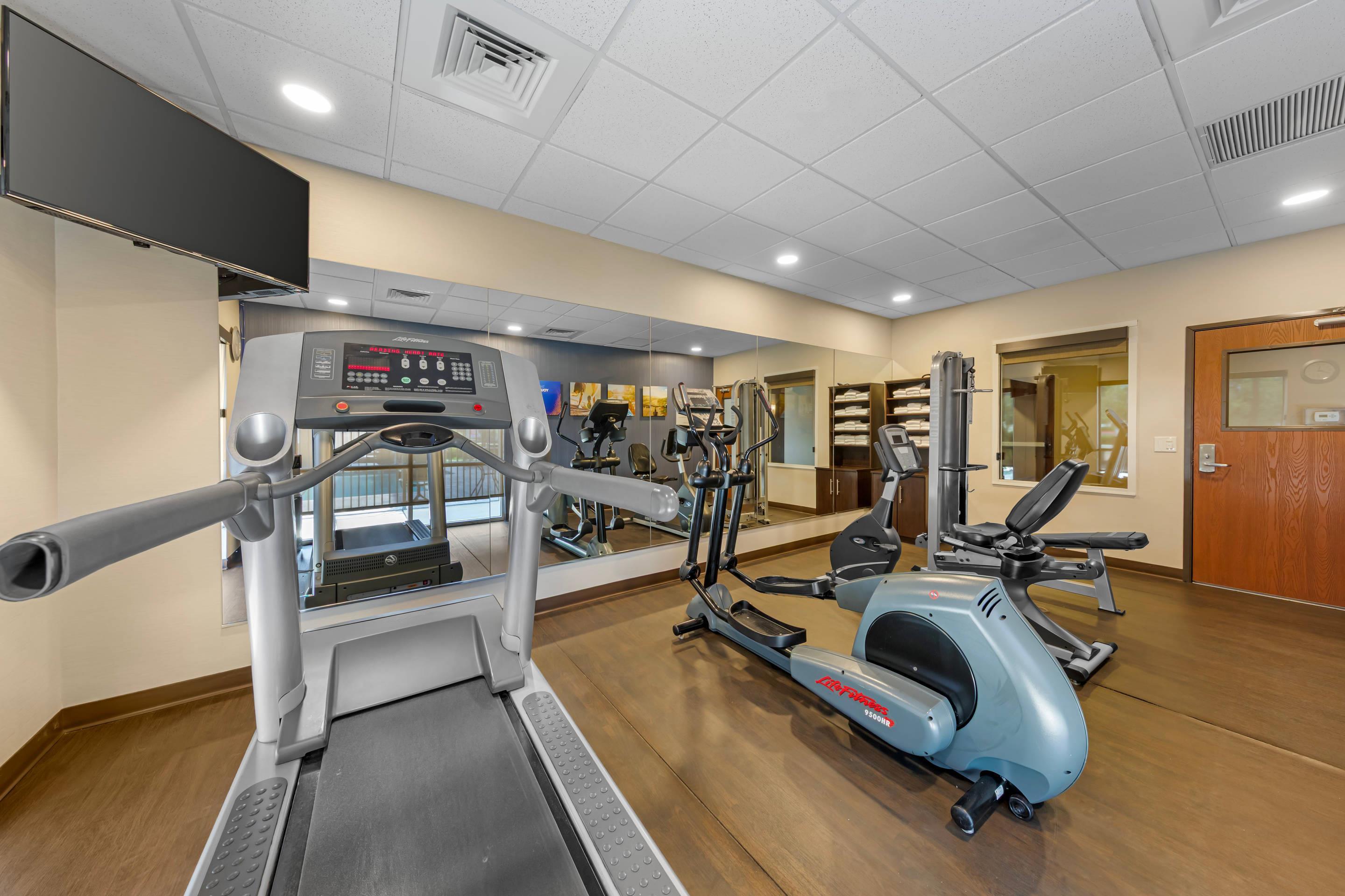 Fitness center | Comfort Suites Ontario Airport Convention Center