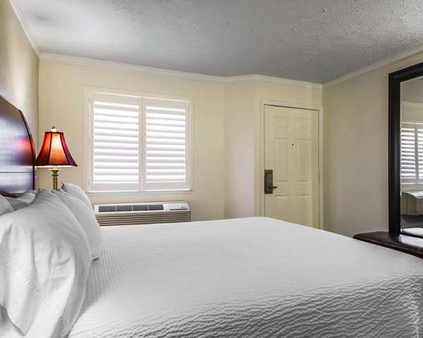  - Baechtel Creek Inn & Spa Willits