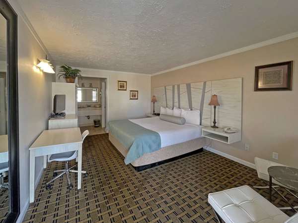  - Baechtel Creek Inn & Spa Willits