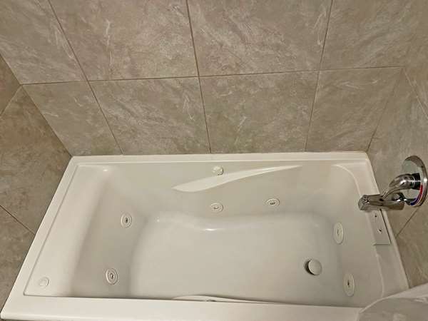  - Baechtel Creek Inn & Spa Willits