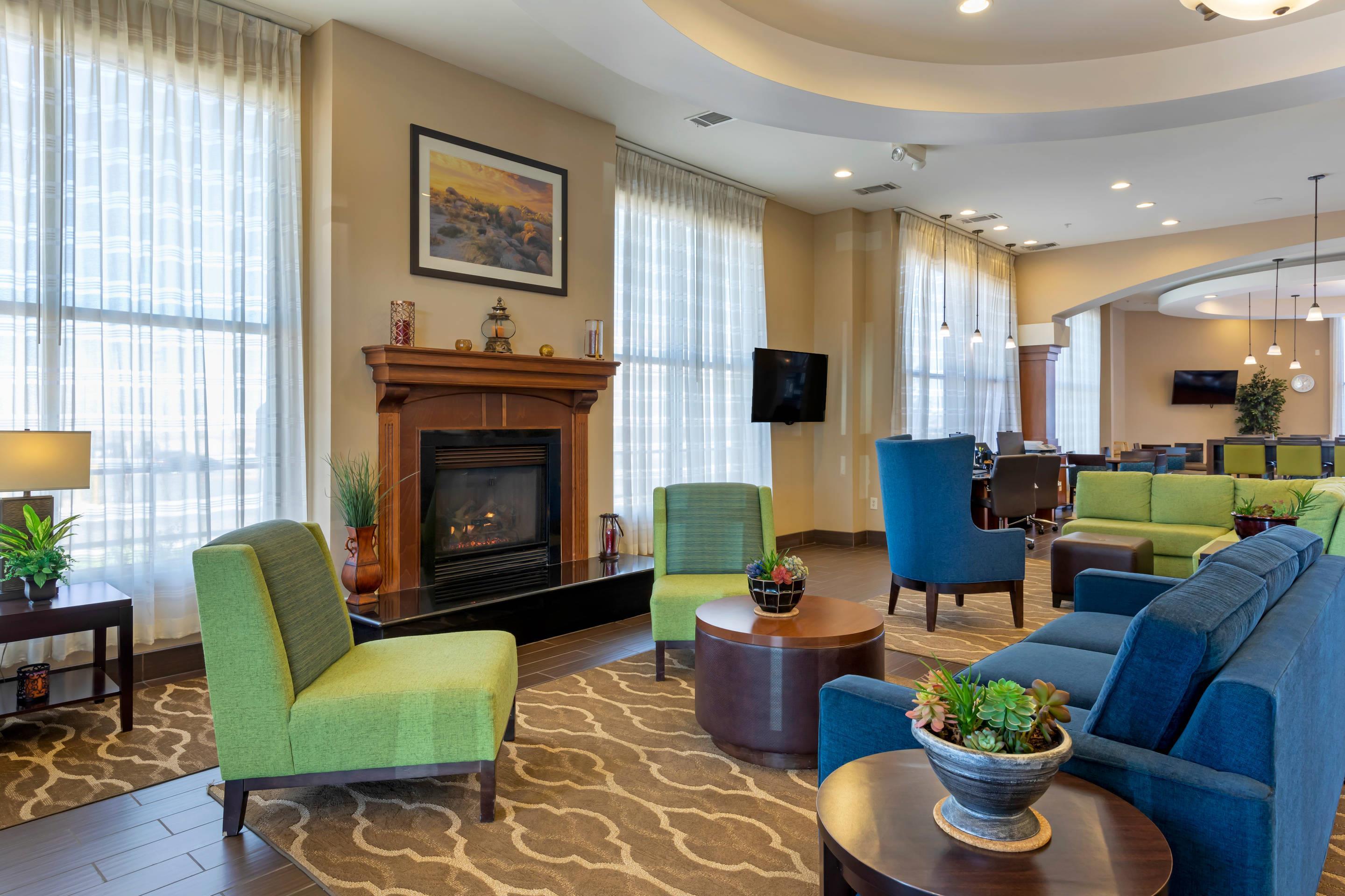 Hotel lobby | Comfort Suites Barstow near I-15