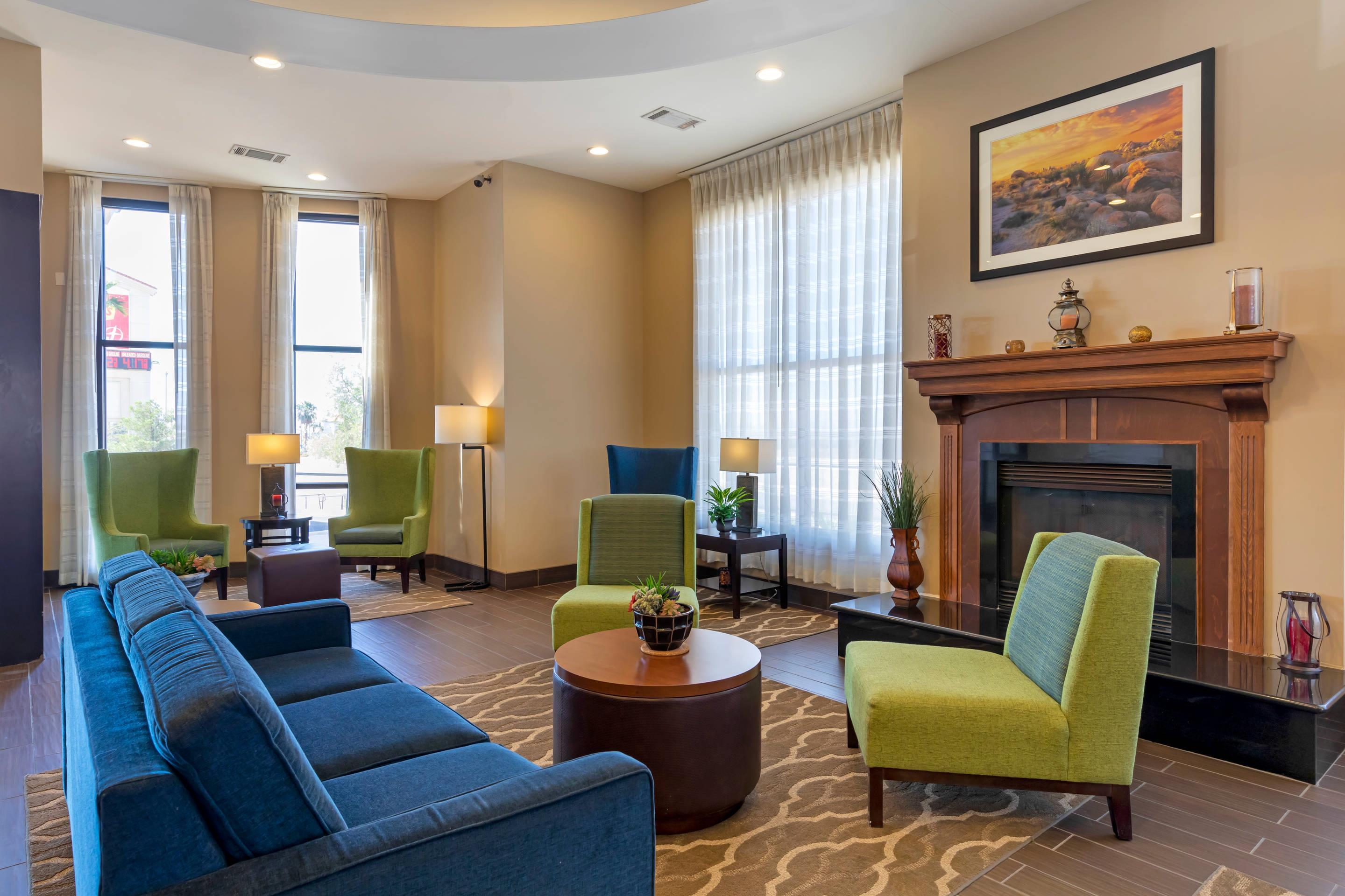 Hotel lobby | Comfort Suites Barstow near I-15