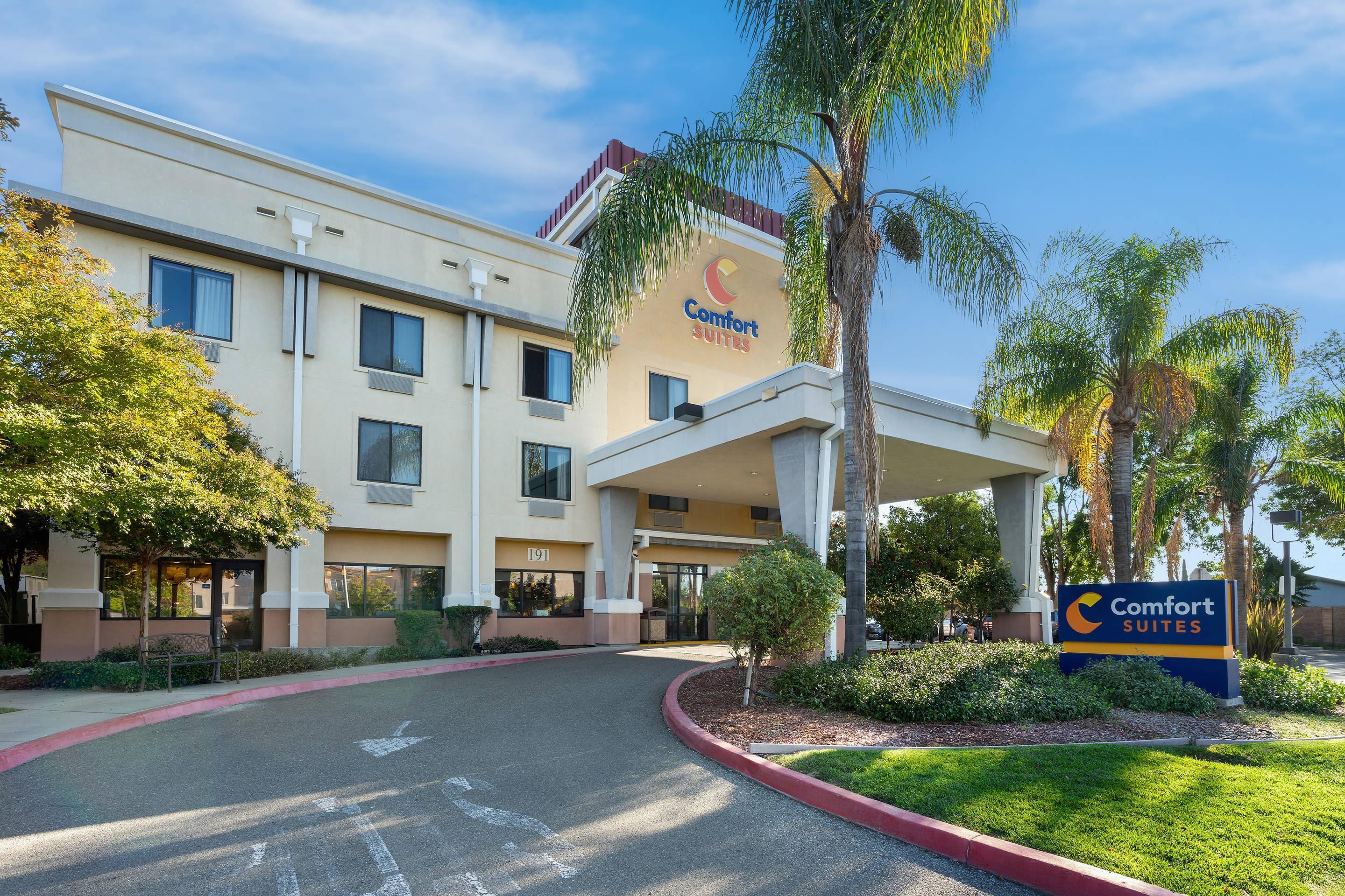 Hotel exterior | Comfort Suites Vacaville-Napa Valley Area