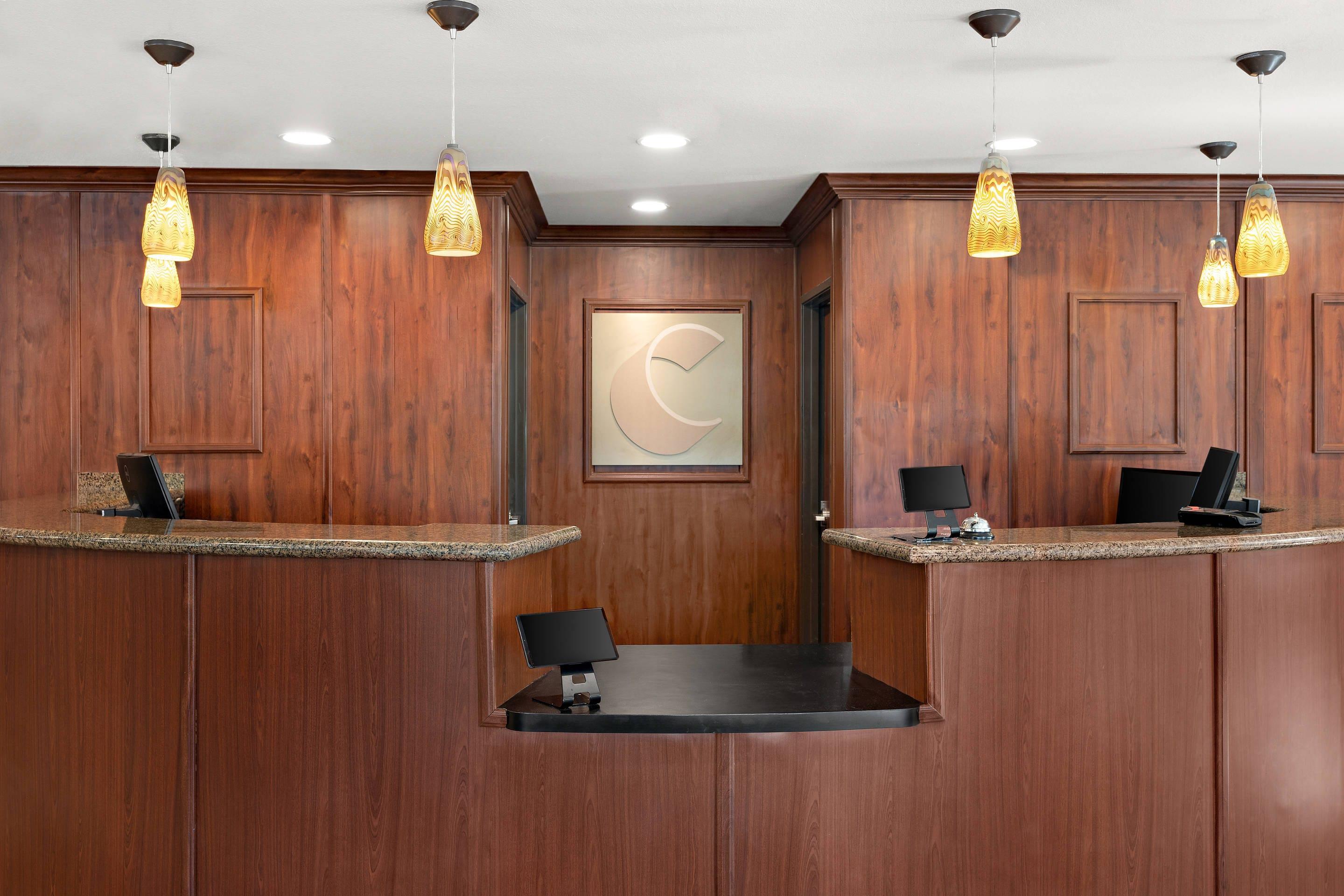 Front desk | Comfort Suites Vacaville-Napa Valley Area