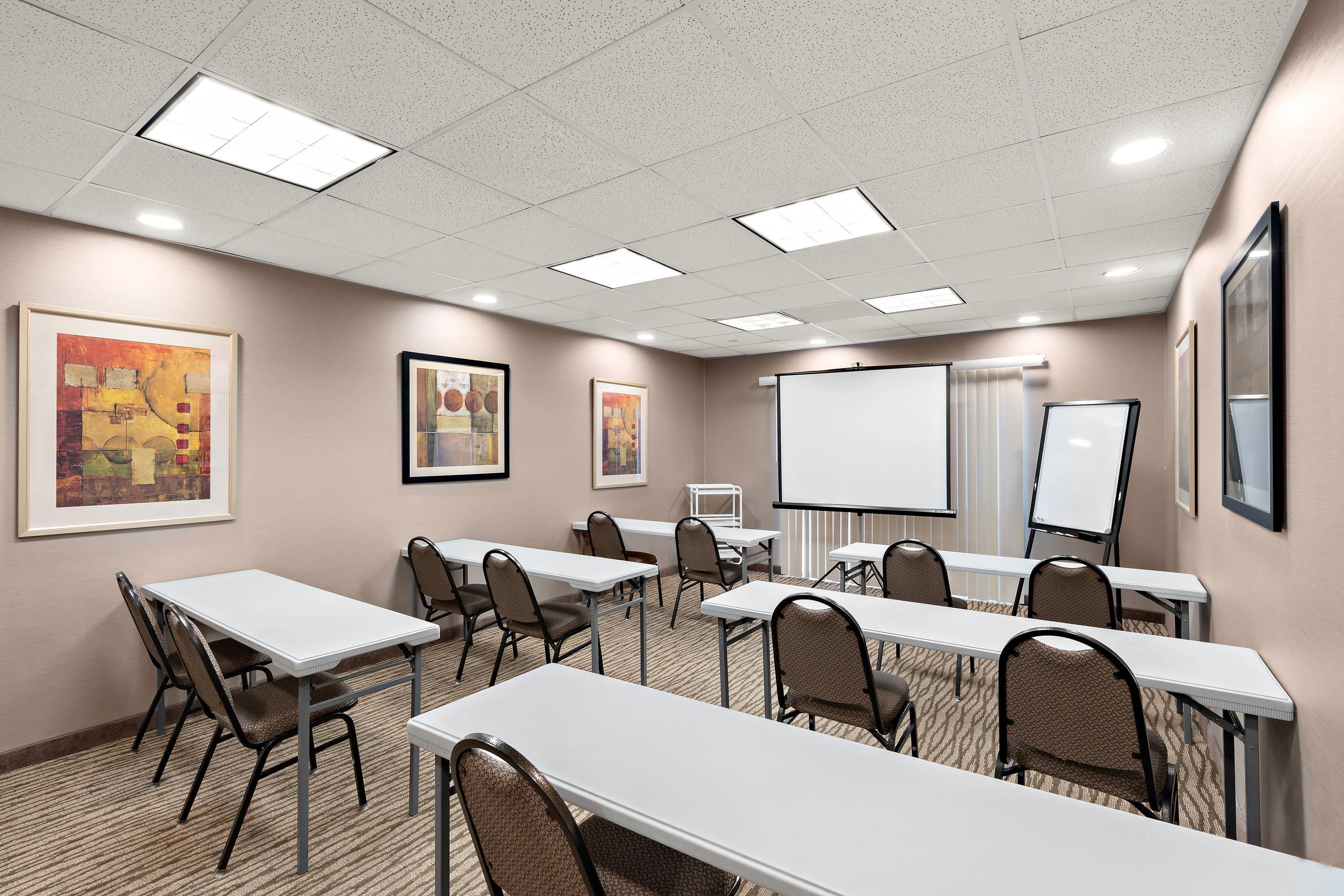 Meeting room | Comfort Suites Vacaville-Napa Valley Area