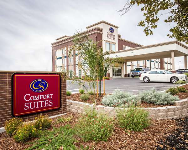 On-Site,Outdoor/Exterior,Exterior View of Building