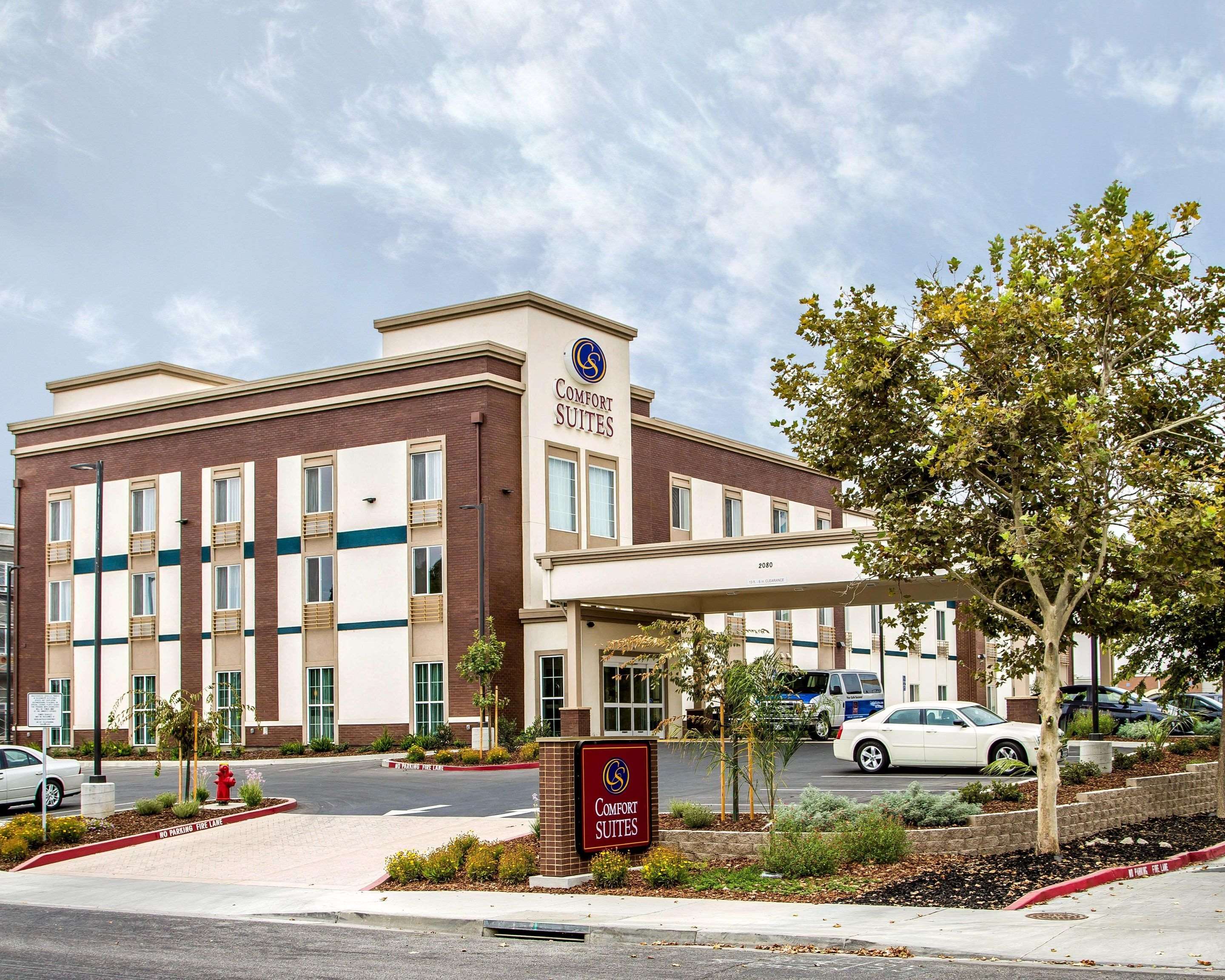 Hotel exterior | Comfort Suites Woodland - Sacramento Airport