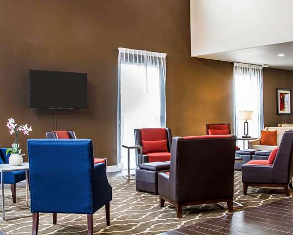  - Comfort Suites Woodland - I-5, Exit 536