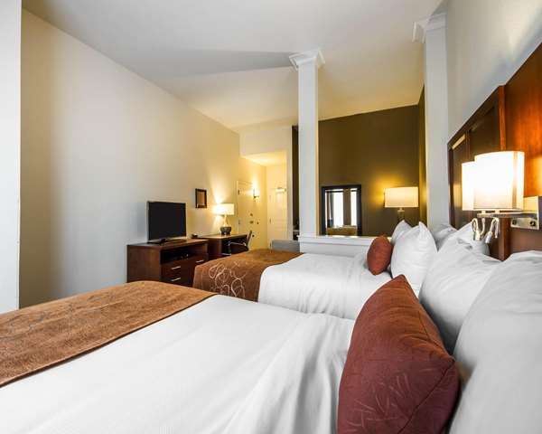  - Comfort Suites Woodland - I-5, Exit 536