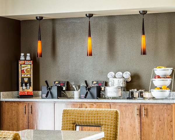 Amenities - Comfort Suites Woodland - I-5, Exit 536