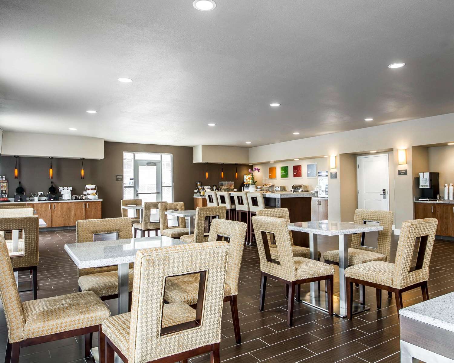 Comfort Suites Woodland - Sacramento Airport — photo 4