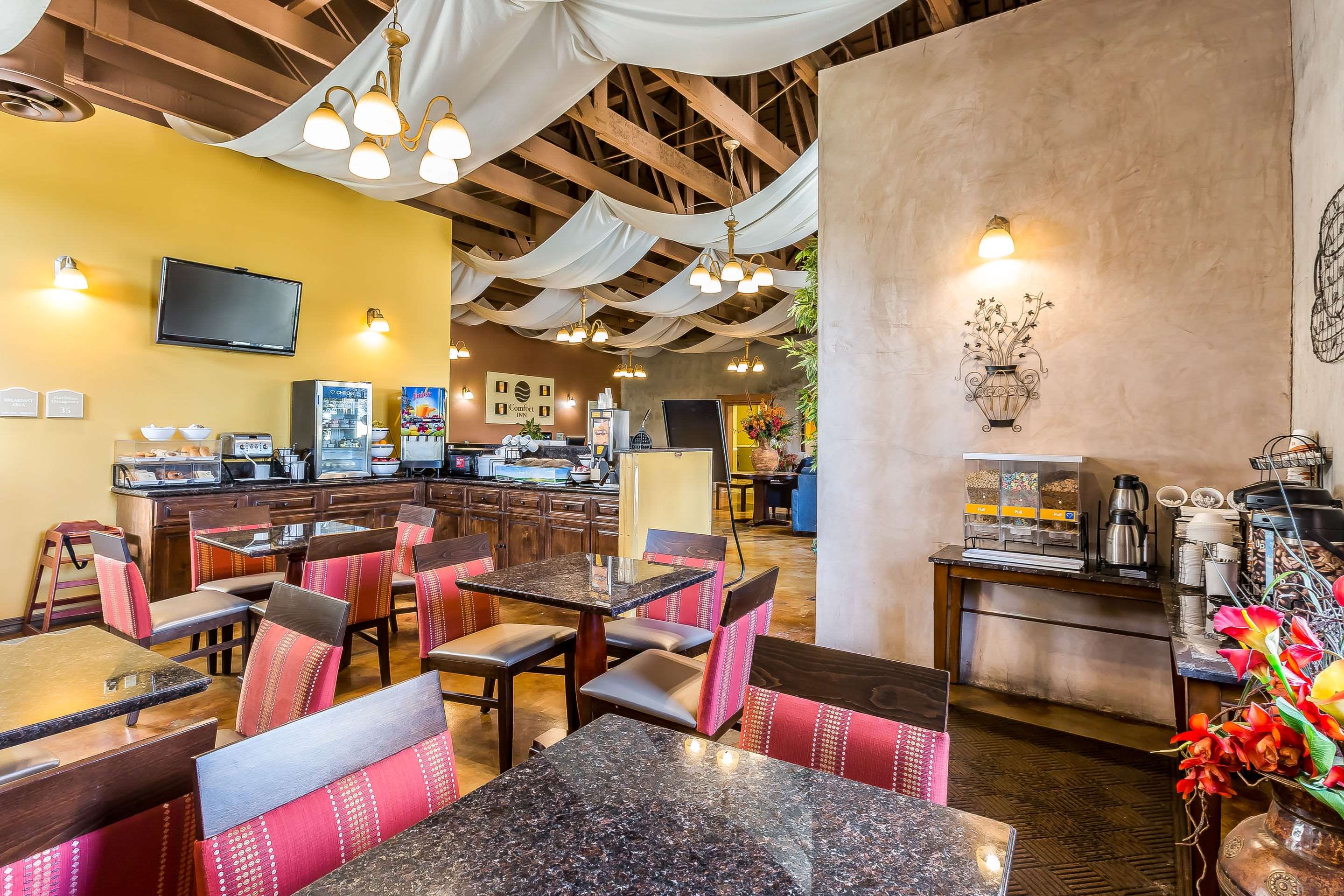 Breakfast area