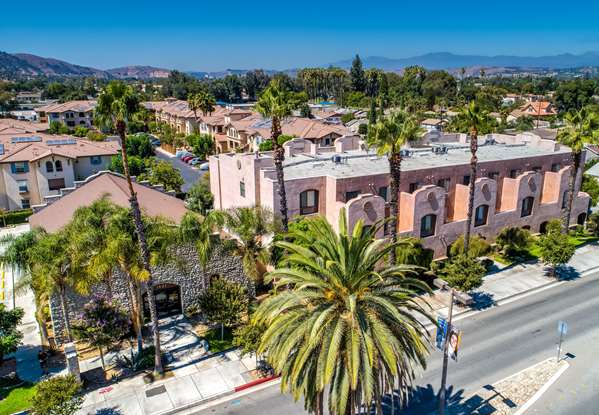 Exterior view - Comfort Inn Pomona