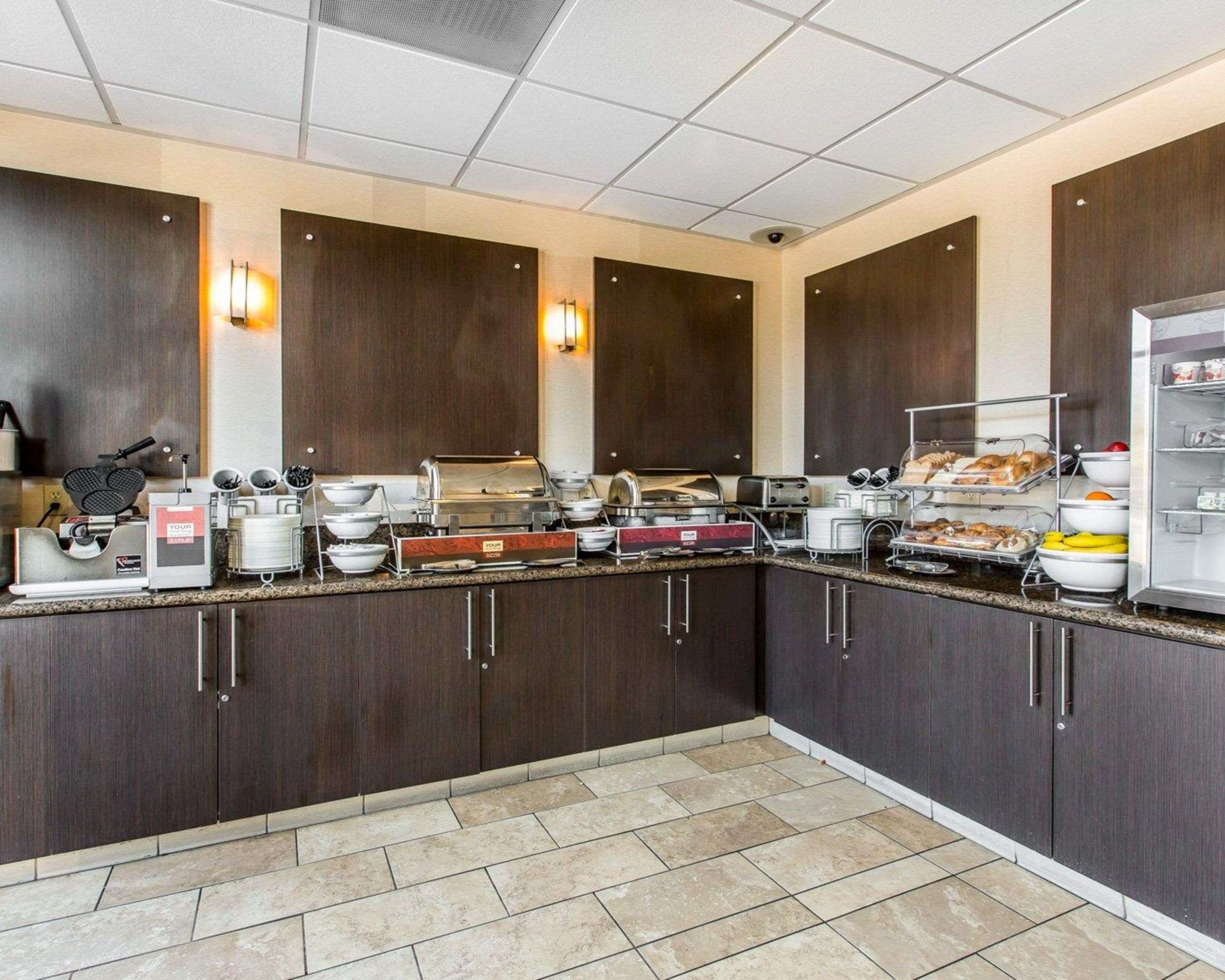 Free hot breakfast