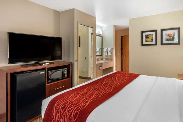  - Comfort Inn Fontana - I-15, Exit 113