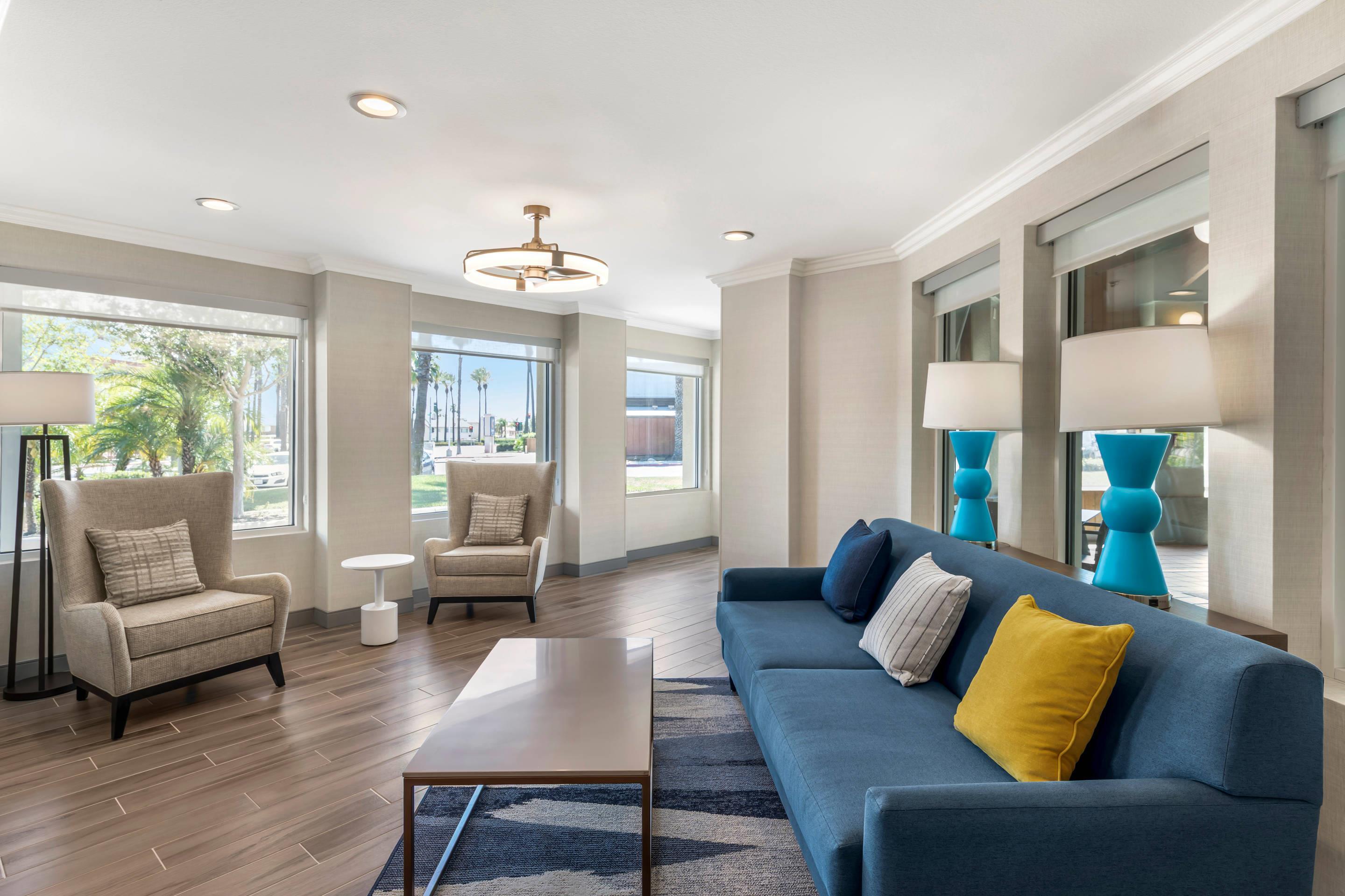 Lobby with sitting area | Comfort Inn Fontana