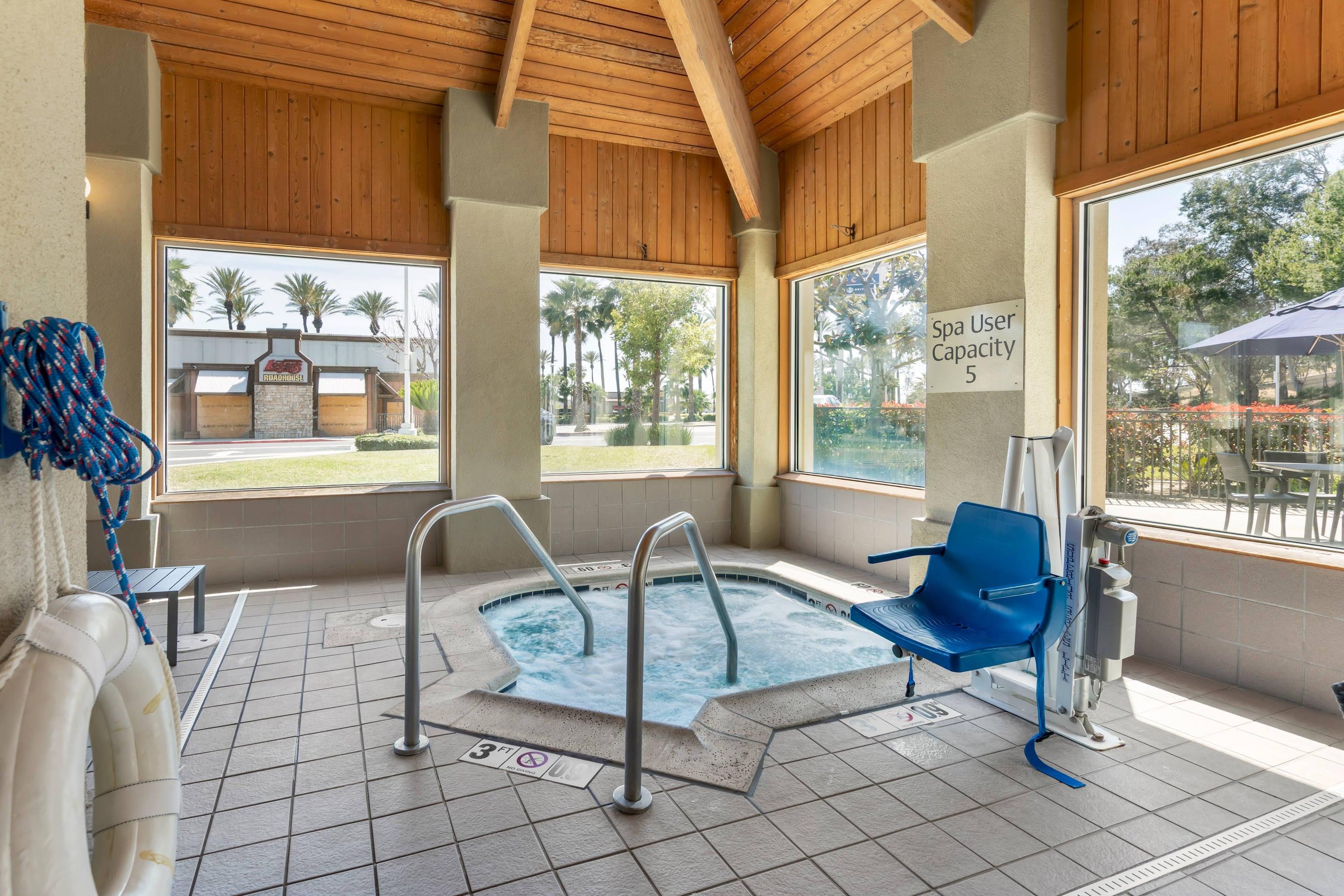 Indoor pool | Comfort Inn Fontana