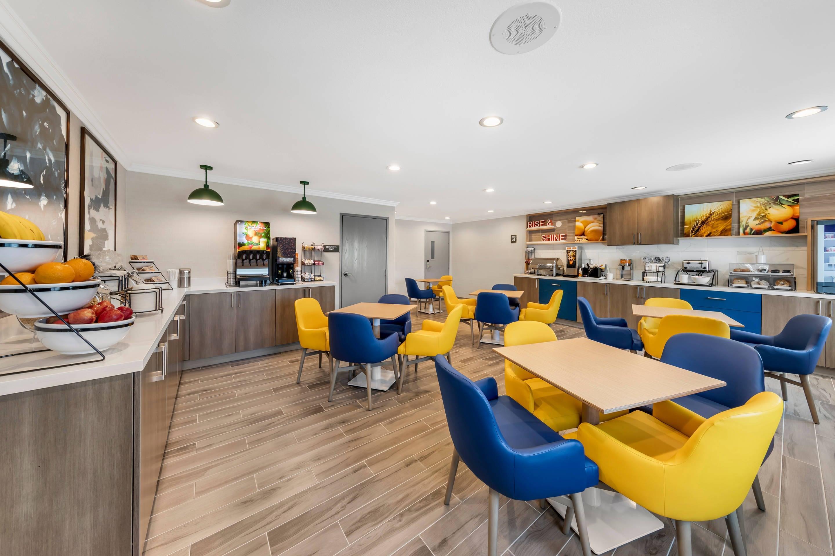 Breakfast area | Comfort Inn Fontana