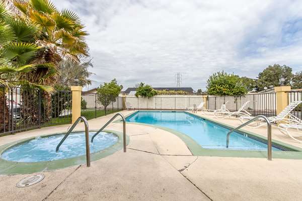 Pool - Quality Inn & Suites Gilroy