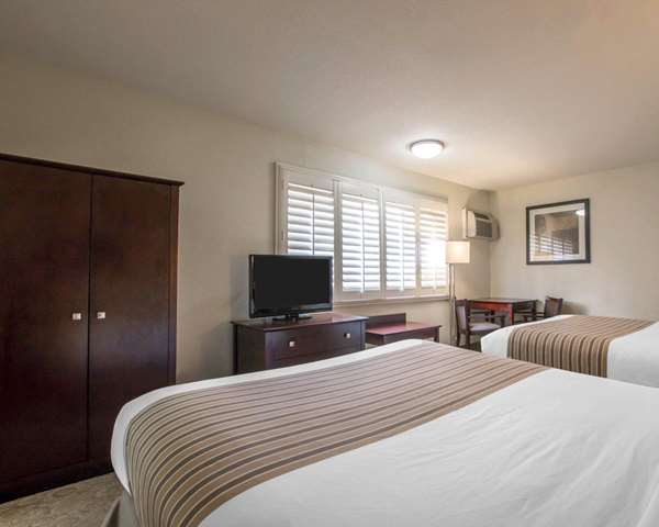  - Rodeway Inn Convention Center Los Angeles