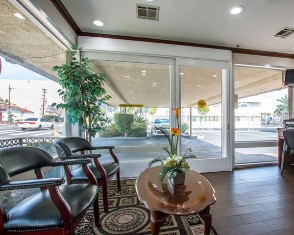  - Rodeway Inn Convention Center Los Angeles