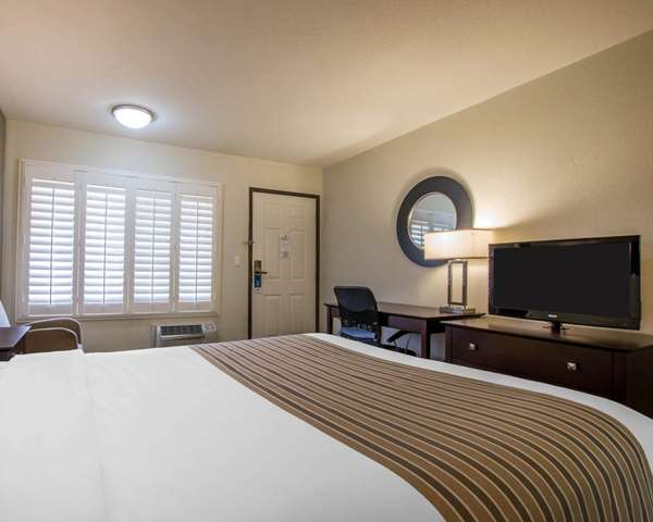  - Rodeway Inn Convention Center Los Angeles