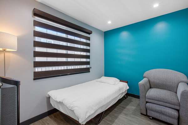 Suite - Quality Inn Hollywood