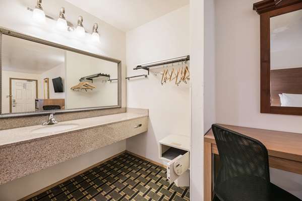  - Quality Inn King City