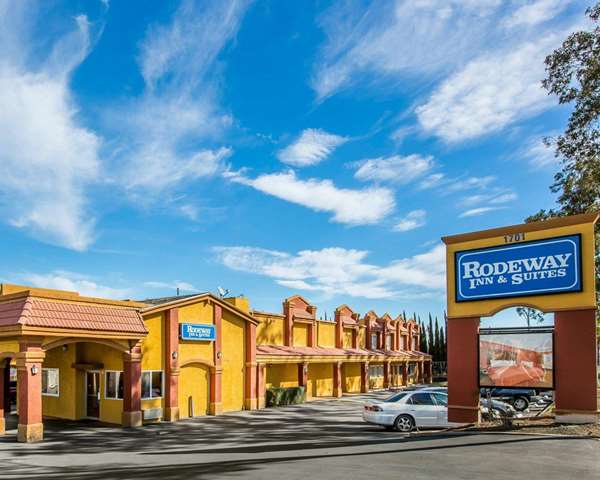 Exterior view - Rodeway Inn & Suites Corona - CA 91, Exit 48