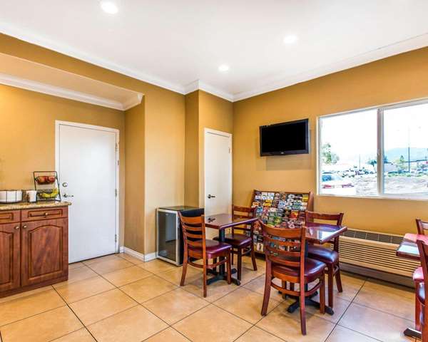 Amenities - Rodeway Inn & Suites Corona - CA 91, Exit 48