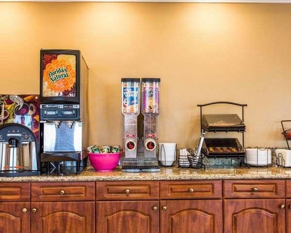 Amenities - Rodeway Inn & Suites Corona - CA 91, Exit 48
