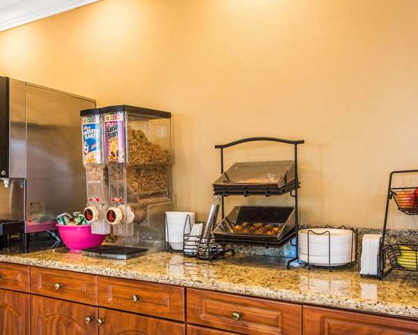 Amenities - Rodeway Inn & Suites Corona - CA 91, Exit 48