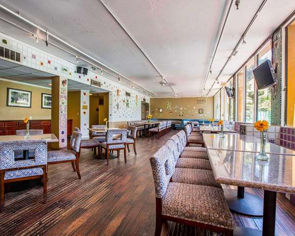 Restaurant - Quality Inn & Suites Montebello - I-5, Exit 126