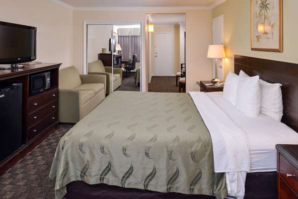 Suite - Quality Inn & Suites Montebello - I-5, Exit 126
