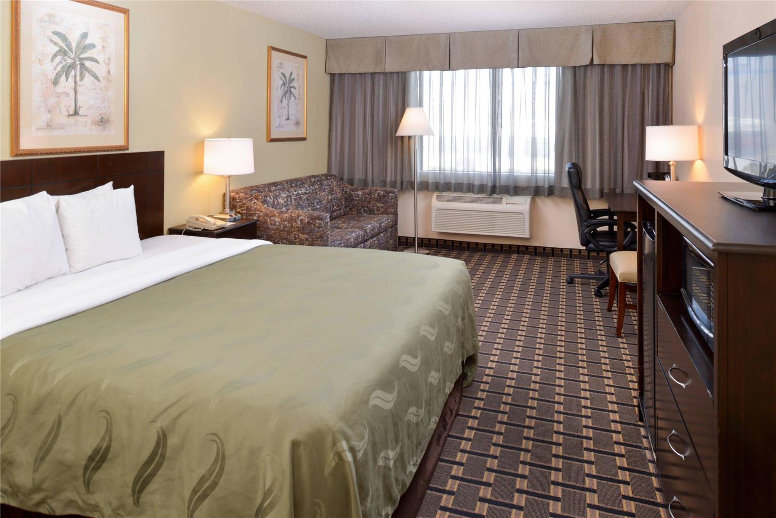 QUALITY INN AND SUITES MONTEBELLO --guestroom-Guest Room,Suite,On-Site.jpg