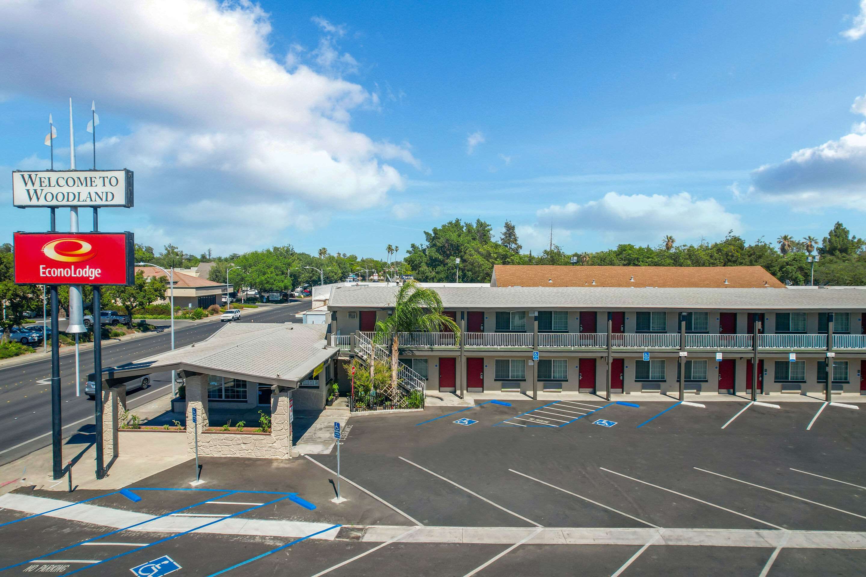 Hotel exterior | Econo Lodge Woodland near I-5