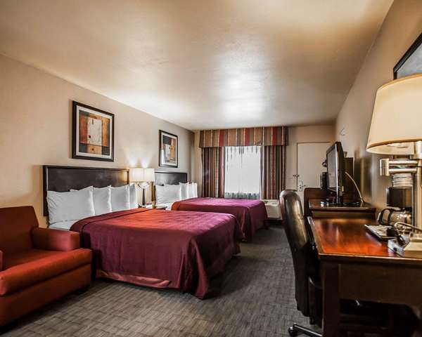 Suite - Quality Inn & Suites Anaheim - I-5, Exit 109