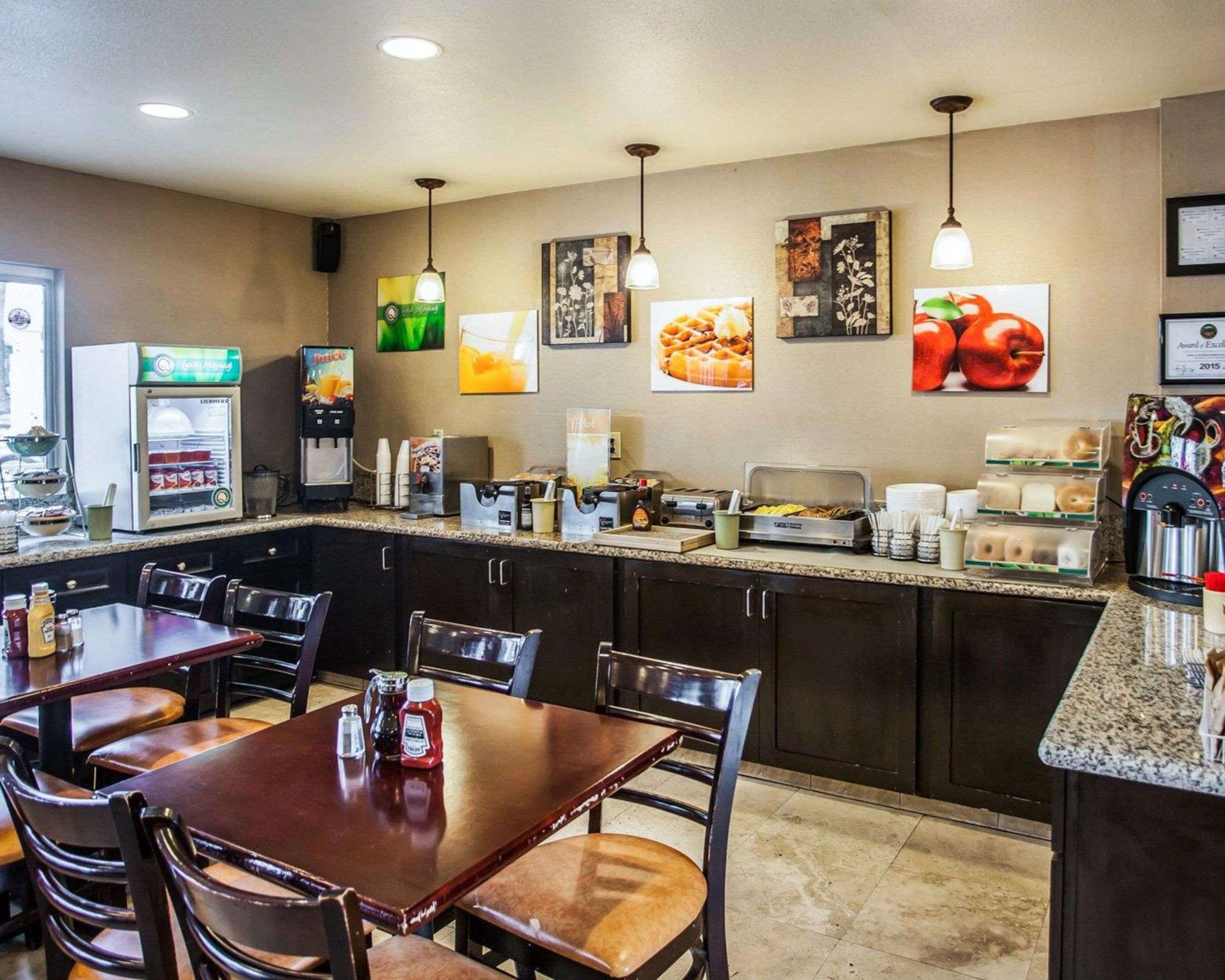 Breakfast counter