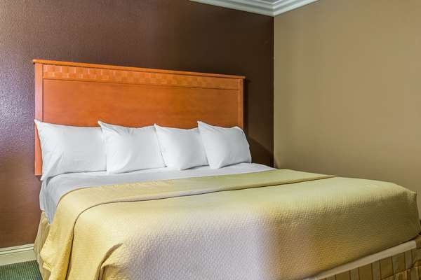 Suite - Rodeway Inn Ventura