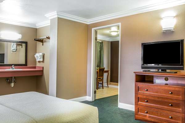 Suite - Rodeway Inn Ventura