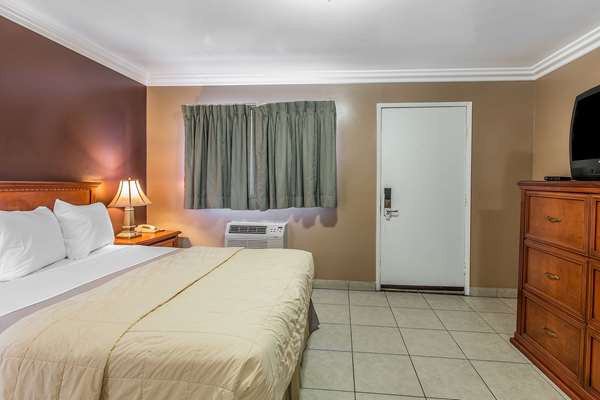  - Rodeway Inn Ventura