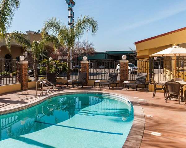 Pool - Quality Inn Chico