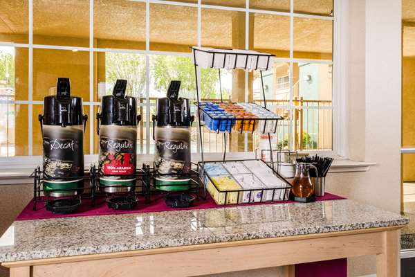  - Quality Inn & Suites Lathrop - I-5, Exit 462