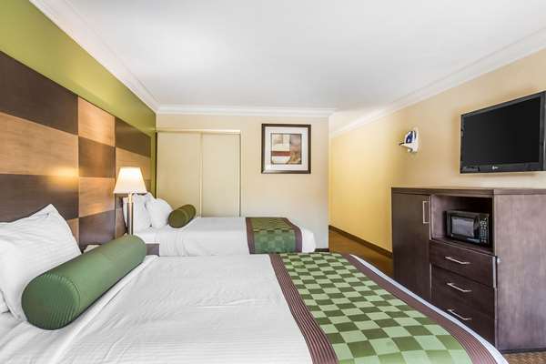  - Rodeway Inn & Suites Canyon Lake
