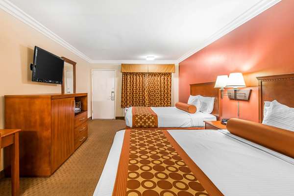  - Rodeway Inn & Suites Canyon Lake