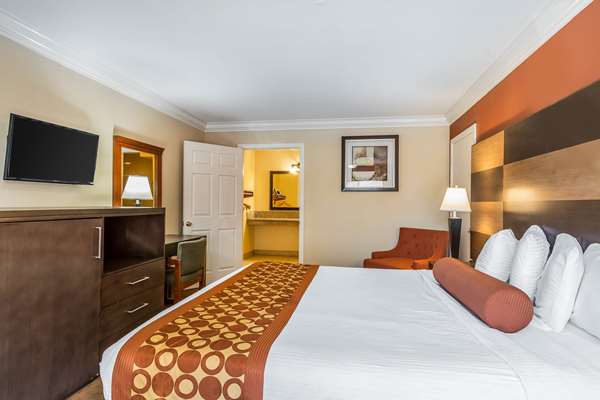  - Rodeway Inn & Suites Canyon Lake