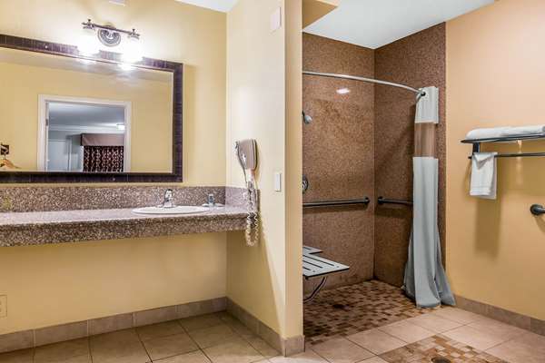  - Rodeway Inn & Suites Canyon Lake