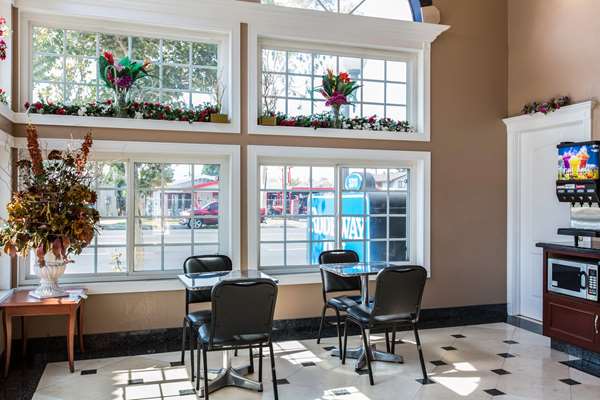  - Rodeway Inn Cypress