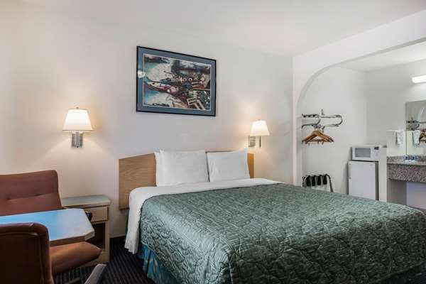  - Rodeway Inn Beaumont